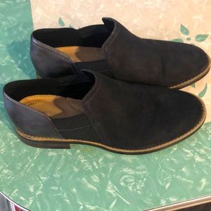 Clarks black size 9